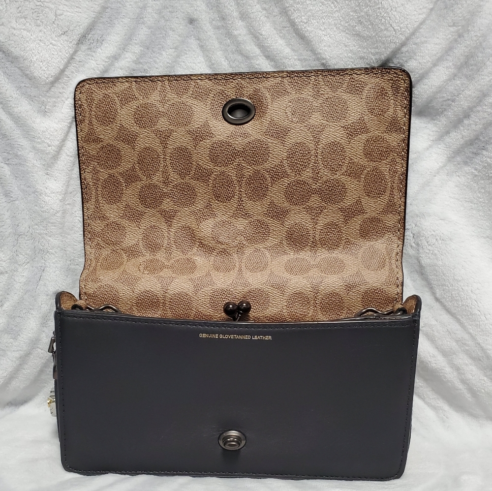 ❌SOLD❌ Coach 1941 Souvenir Pins Dinky 77916 - Picture 3 of 12